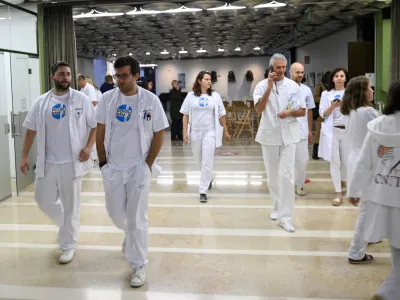  - 09.01.2024 – opozorilna stavka zdravnikov in zobozdravnikov - zdravniki in zobozdravniki zaradi neuresničenih zavez vlade iz že sklenjenih sporazumov opozorilno stavkali. protest //FOTO: Nik Erik Neubauer 