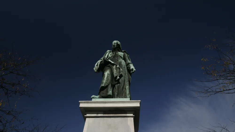 spomenik Valentin Vodnik//FOTO: Bojan VelikonjaOPOMBA: ZA OBJAVO V ČASOPISU DNEVNIK