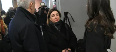 Mama strelca (na sliki) se zagovarja s prostosti, oče pa je v priporu. Foto: Pixsell