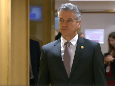 Premier Golob pob prihodu na vrh EU v Bruslju.