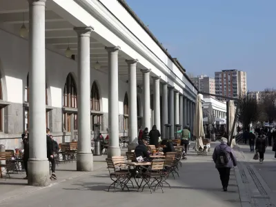 ﻿- plačnikove Arkade - gostinski lokal<br><br> 10.02.2022- Plečnikovo leto 2022 - 150 obletnica rojstva arhitekta Jožeta Plečnika - //FOTO: Tomaž Skale