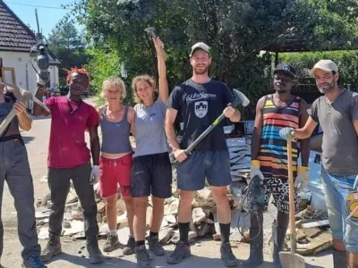 Sneberje prosilci za azil poplave 2023 obnova