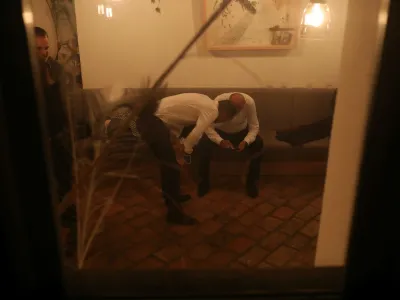 Logar in Jan&scaron;a na volilni večer