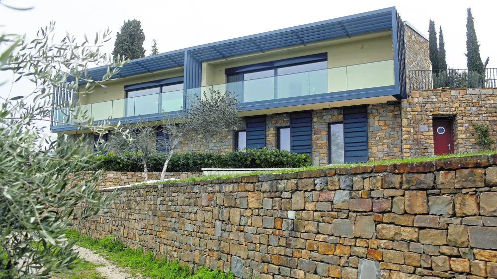 ﻿- črna gradnja - lastnika objektov Vitoslav in Metka Türk, Parecag//FOTO: Jaka Gasar