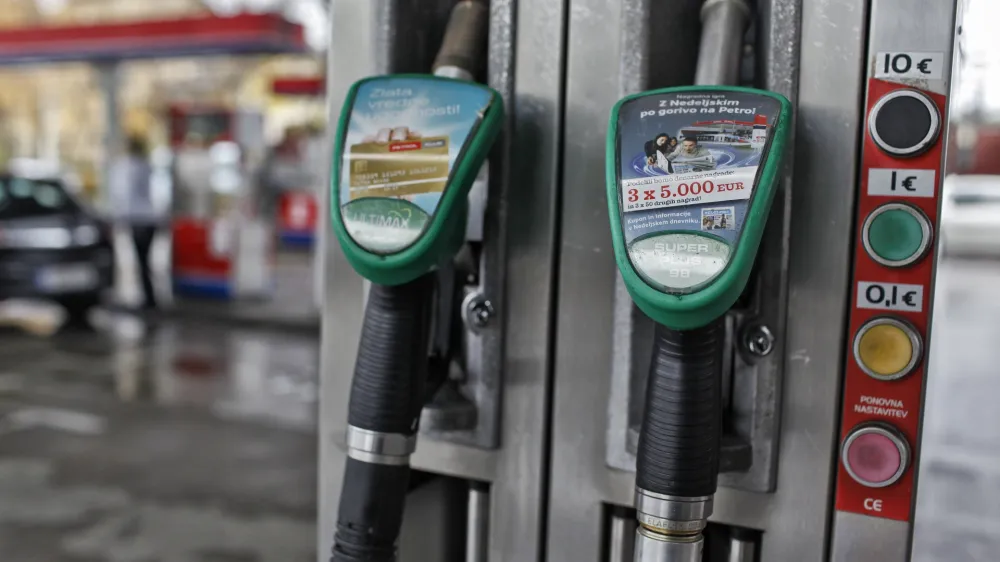 Bencinska &Auml;ŤrpalkaFOTO: JAKA GASAR / NEDELJSKI