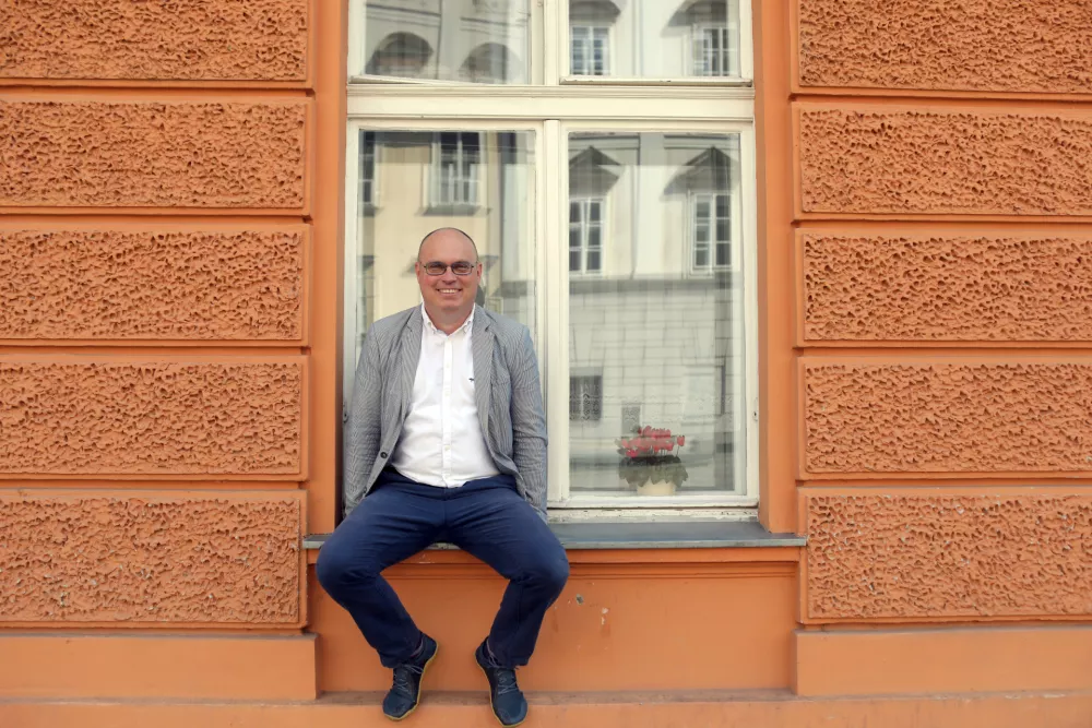 ﻿- 21.04.2021 – doc. dr. Dan Podjed, antropolog - znanstveni sodelavec Inštituta za slovensko narodopisje ZRC SAZU in izredni profesor za področje kulturne in socialne antropologije na Filozofski fakulteti Univerze v Ljubljani /FOTO: Jaka GasarOPOMBA: INTERVJU ZA OBJEKTIV 2021 / Foto: Jaka Gasar