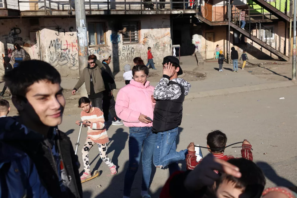 - februar 2024 - Lunik IX, romsko naselje, kjer živijo najsiromašnejši ljudje. Košice, Slovaška- romi, cigani, revščina, siromaštvo, geto //FOTO: Jaka GasarOPOMBA: ZA OBJEKTIV - REPORTAŽA