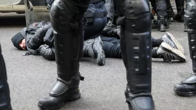 ﻿﻿- policisti ukrepali in proti več ljudem uporabili prisilna sredstva, med drugim tudi solzivec- zavarovano območje ROG zaradi upora rogovcev, ker naj bi občina začela z gradbenimi deli  - 19.01.2021 – ROG - kompleks nekdanje tovarne koles, kjer že več let živijo in ustvarjajo pripadniki avtonomne skupnost - ljubljanska občina začela z gradbenimi deli – evikcija stanovalcev in obiskovalcev - rušenje nekdanje tovarne, Trubarjeva 72 v Ljubljani –  //FOTO: LUKA CJUHA