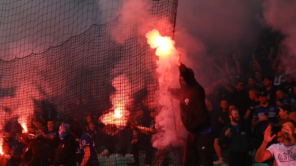 - slovaški nogometni navijači<br><br>- 05.10.2023 – nogomet - Olimpija Ljubljana: Slovan Bratislava, konferenčna liga, skupinski del, 2. krog: skupina A:<br><br> <br><br>//FOTO: Nik Erik Neubauer