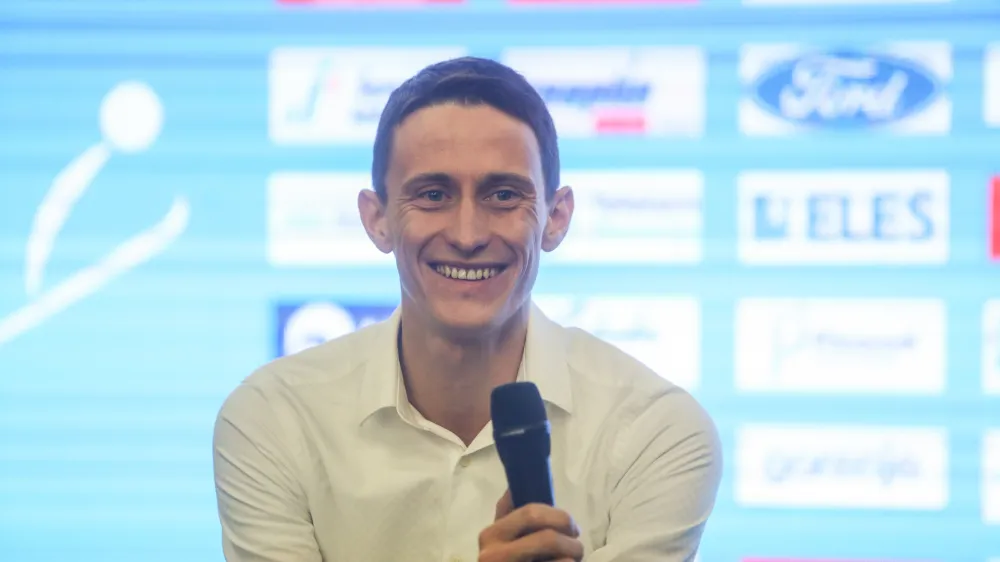 - smučarski skakalec Peter Prevc, - 06.02.2024. Rateče, Nordijski center Planica.Novinarska konferenca smučarskega skakalca Petra Prevca o zaključku njegove tekmovalne poti.//FOTO: Bojan Velikonja