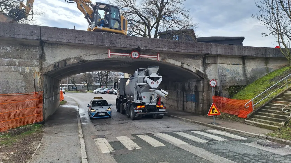 Podvoz v Savski loki je potreben temeljite prenove. 