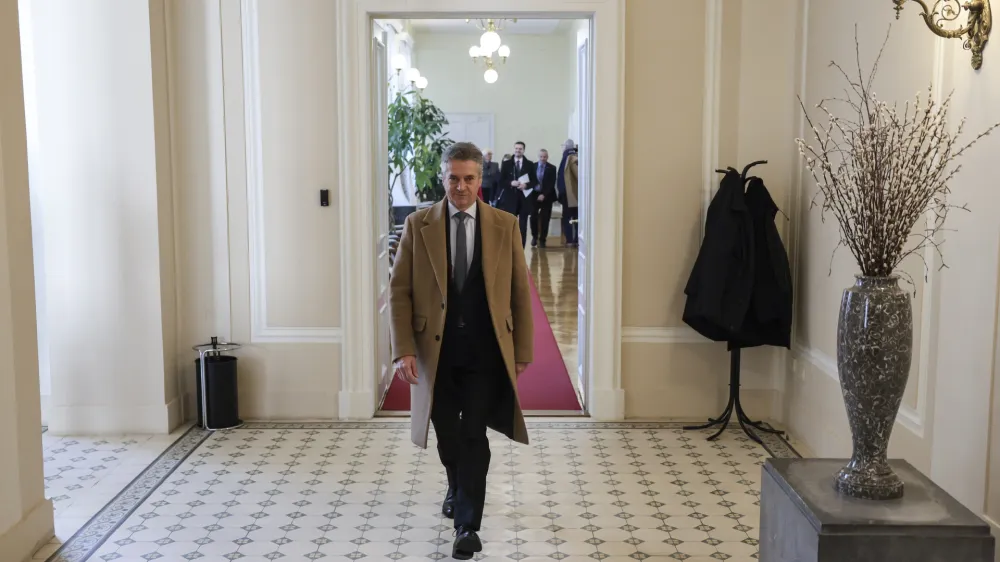 Robert Golob- 30.01.2024 – srečanje o dolgoročni rabi jedrske energije v Sloveniji, ki ga pripravlja predsednik vlade Robert Golob, udeležila se ga bo predsednica republike Nataša Pirc Musar, med povabljenimi pa so tudi predsednica DZ Urška Klakočar Zupančič, predsednik DS Marko Lotrič, predsedniki parlamentarnih strank ter poslanca madžarske in italijanske narodne skupnosti //FOTO: Jaka Gasar