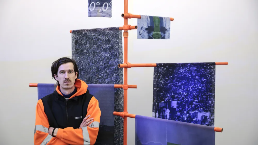 Simon Weckert, intermedijski umetnik iz Nemčije - 29.02.2024 – Aksioma – razstava Republika Ničelnega otoka Simona Weckerta //FOTO: Jaka Gasar