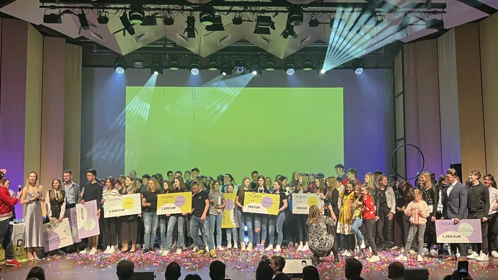 Zmagovalci in udeleženci na finalnem dogodku v Novi Gorici F Primorski tehnološki park