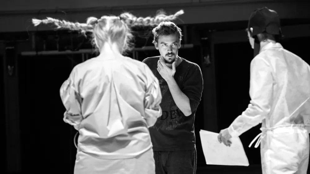 Daniel Day Škufca, dramatik