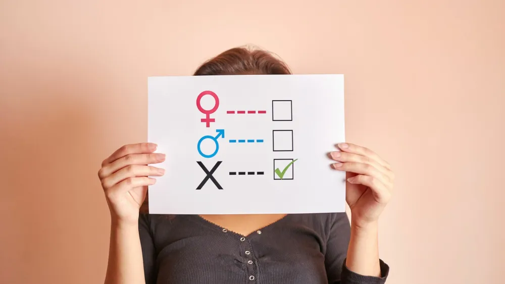 Man chose the third sex H. The right to his identity.