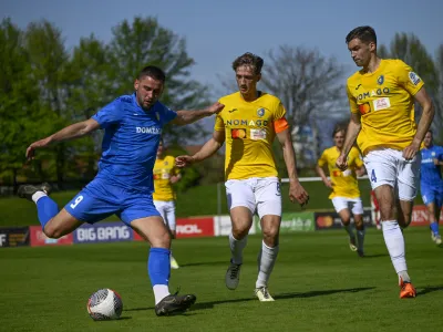 Dario KolobarićGašper Trdin- 7.04.2024 – nogomet - Bravo – Domžale, Prva liga Telemacha //FOTO: Nik Erik Neubauer 