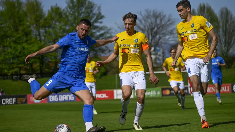 Dario KolobarićGašper Trdin- 7.04.2024 – nogomet - Bravo – Domžale, Prva liga Telemacha //FOTO: Nik Erik Neubauer 