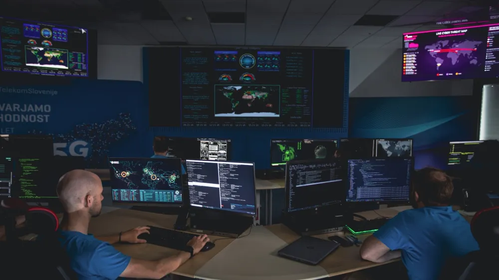 Operativni center kibernetske varnosti, Telekom Slovenije, splet, kibernetski napadi