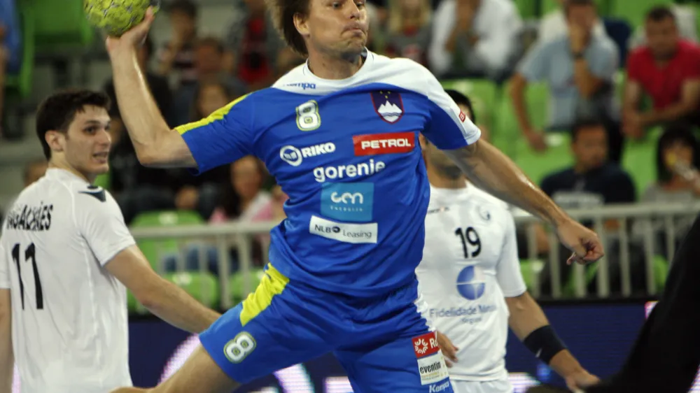 Bezjak Marko- rokomet - Slovenija: Portugalska, kvalifikacije za SP 2013, moški, prva tekma- Slovenska moška rokometna reprezentanca je v prvi kvalifikacijski tekmi za nastop na svetovnem prvenstvu prihodnje leto v Španiji v Ljubljani premagala Portugalsko z 31:26 (11:10).//FOTO: Tomaž Skale