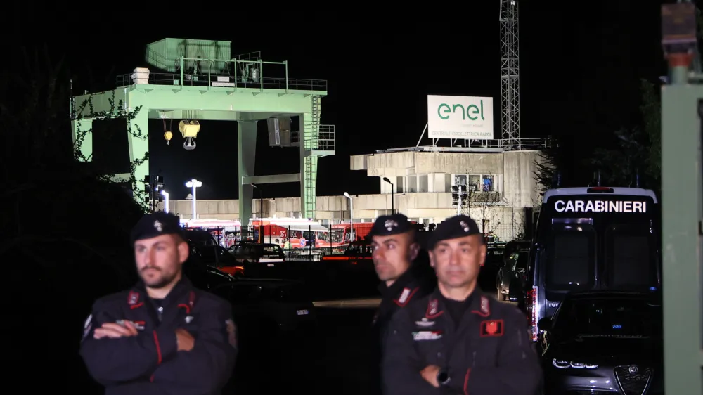 09 April 2024, Italy, Bologna: Firefighters and rescuers work at the site after an accident at the Bargi hydroelectric power plant (Bologna) on the Suviana reservoir. At least four workers were killed in an explosion. Photo: Michele Nucci/LaPresse via ZUMA Press/dpa