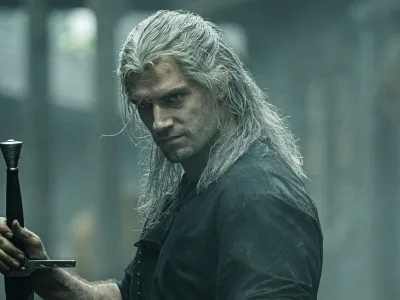 ﻿Witcher tudi v slovenščini<br>Mladinska knjiga se je odločila, da bo v slovenskem prevodu začela izdajati knjige iz knjižne sage The Witcher. Končno, bi lahko rekli, saj je prva kratka zgodba v izvirniku izšla že leta 1986. Fantazijska zgodba o lovcu na pošasti je že dolgo pravi hit ne samo med ljubitelji fantazijskega literarnega žanra, ampak tudi med igralci videoiger in TV-serij. Mešanici ljudskih bajk in sodobnega realizma se je po uspehu knjig, ki jih je napisal poljski pisatelj Andrzej Sapkowski, lani pridružila tudi istoimenska serija na Netflixu, v kateri glavno vlogo igra Henry Cavill. Knjige iz serije The Witcher so prevedene v 37 jezikov in so jih do sedaj prodali v več kot 15 milijonih izvodih, prva knjiga v slovenščini z naslovom Poslednja želja pa bo objavljena jeseni naslednje leto.