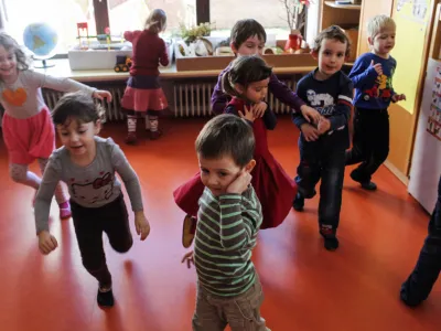 otrok - igra<br><br><br>- Vrtec Trnovo - zavod za predšolsko vzgojo - predšolski otroci -    //FOTO: Jaka Gasar