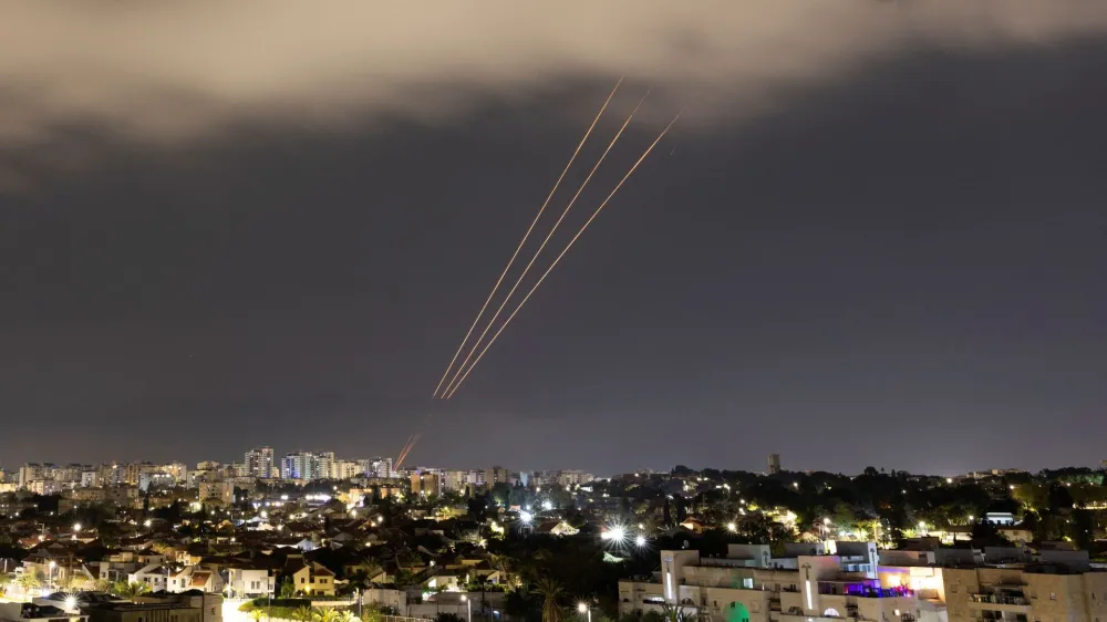 An anti-missile system operates after Iran launched drones and missiles towards Israel, as seen from Ashkelon, Israel April 14, 2024. REUTERS/Amir Cohen   TPX IMAGES OF THE DAY