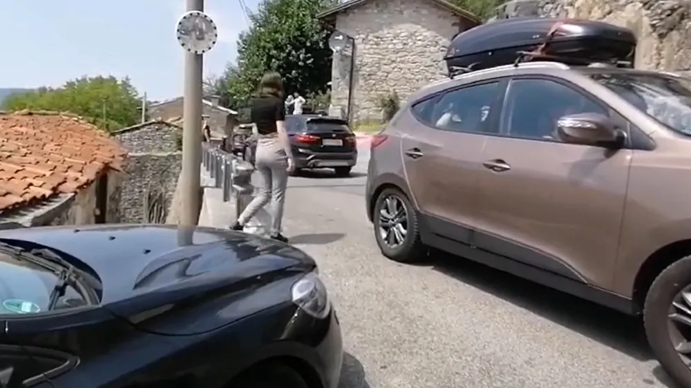 Prometni zastoj Podpeč, zaledje Kopra, turizem, prometna navigacija