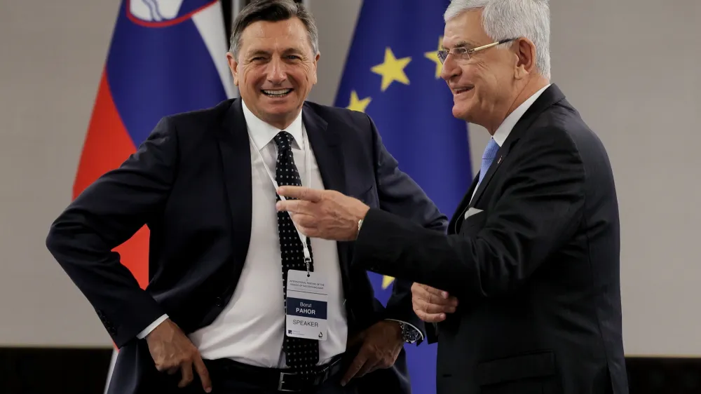 Ljubljana, hotel Intercontinental.<br>Prvo mednarodno srecanje Prijateljev Zahodnega Balkana z naslovom Zahodni Balkan v EU.<br>Nekdanji predsednik republike Borut Pahor.