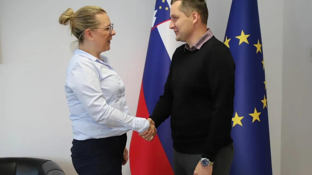 Ministrstvo za kmetijstvo, gozdarstvo in prehrano (MKGP); ministrica Mateja Čalu&scaron;ić, odhajajoči državni sekretar Blaž Germ&scaron;ek. Foto MKGP