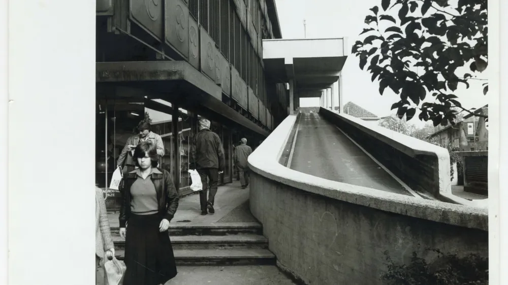 Kranjski Globus ob odprtju leta 1973&nbsp;