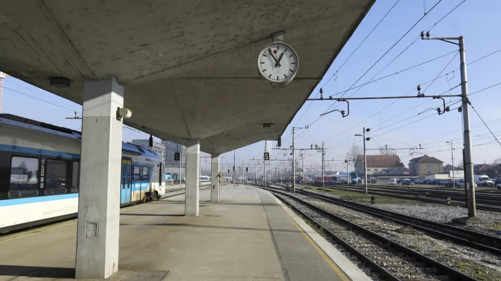 - 19.12.2023 – Slovenske železnice (SŽ) – Železniška postaja Ljubljana – potniški promet – center za vodenje prometa //FOTO: Luka Cjuha