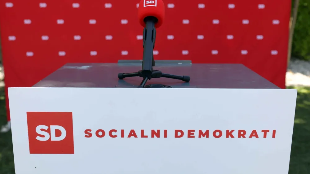 - 19.05.2022 &ndash; Socialni demokrati SD - simbolična fotografija//FOTO: Tomaž Skale