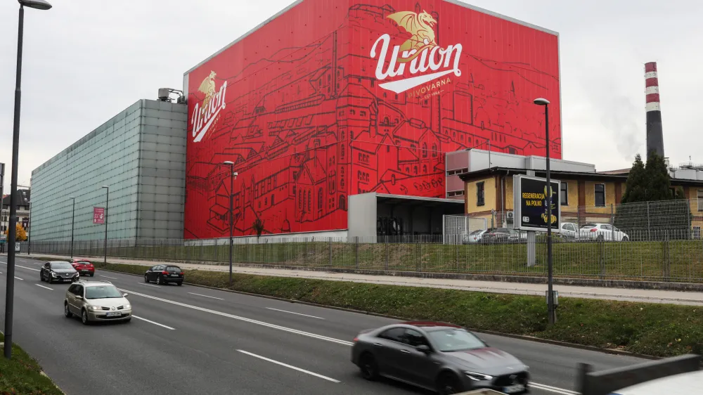 ﻿- 26.10.2021 - Podjetje Pivovarna Laško Union d.o.o., Pivovarniška ulica 2 v Ljubljani – proizvodnja varjenje in fermentacija piva Union se selita v pivovarno v Laškem - skladišče – stavba //FOTO: Bojan Velikonja