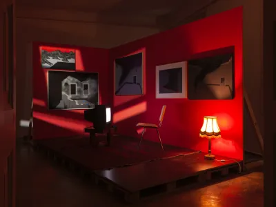 Zmago Jeraj: Z visokim korakom prestopim okensko polico. F Jaka Babnik.