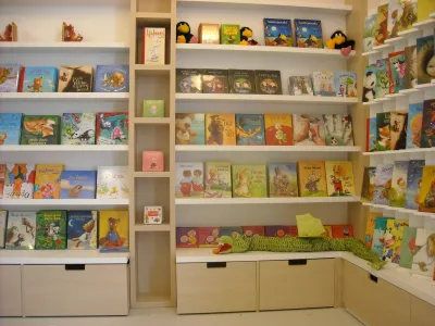 otro&scaron;ka knjigarna kres pod gradom