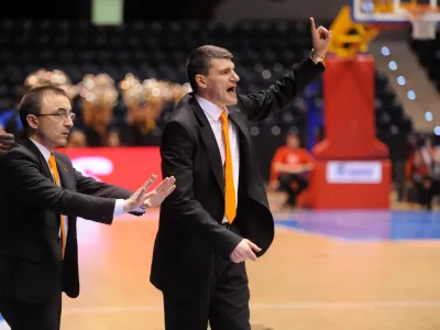﻿Euroleague Basketball, Last 16 Game 2, Group J, CEZ Basketball Nymburk vs Valencia Basket, January 16, 2013, Pardubice, Czech Republic. Chechu Mulero (left) and Velimir Perasovic, coaches of Valencia. Photo/Josef Vostarek (CTK via AP Images)