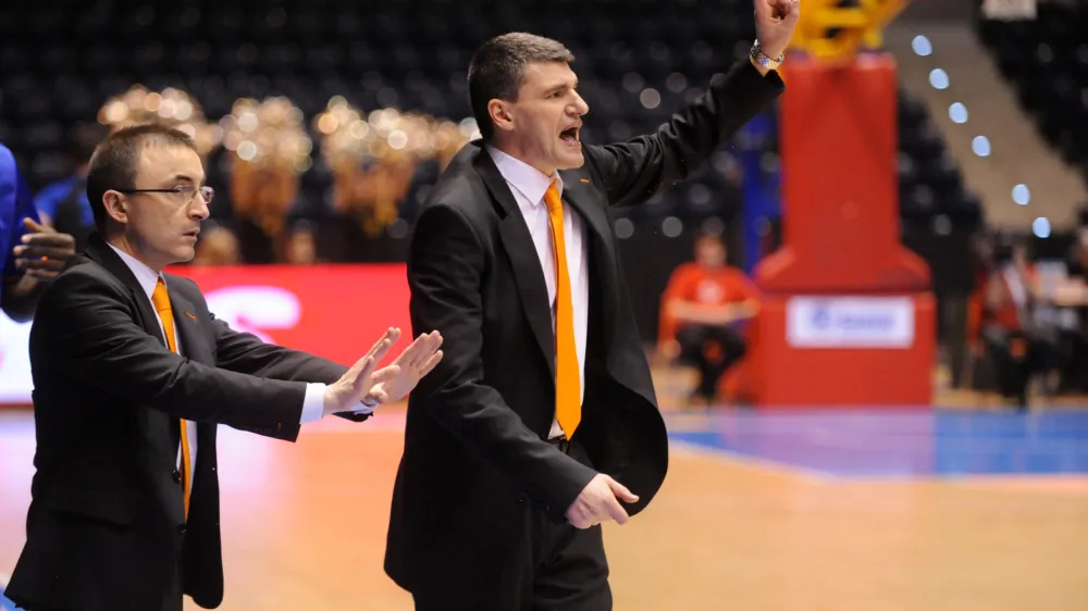 ﻿Euroleague Basketball, Last 16 Game 2, Group J, CEZ Basketball Nymburk vs Valencia Basket, January 16, 2013, Pardubice, Czech Republic. Chechu Mulero (left) and Velimir Perasovic, coaches of Valencia. Photo/Josef Vostarek (CTK via AP Images)