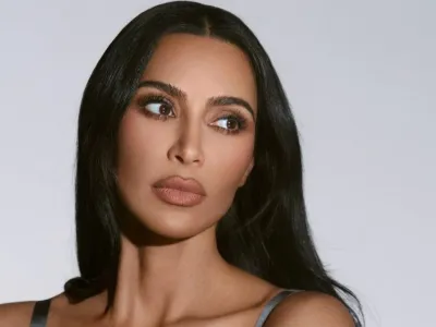 Kim Kardashian se najbolje počuti z ličili v nevtralnih tonih.