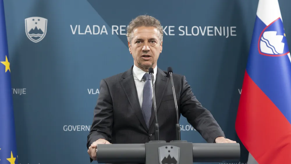 Ljubljana, vlada.Izjava za medije po seji vlade.Predsednik vlade Robert Golob.