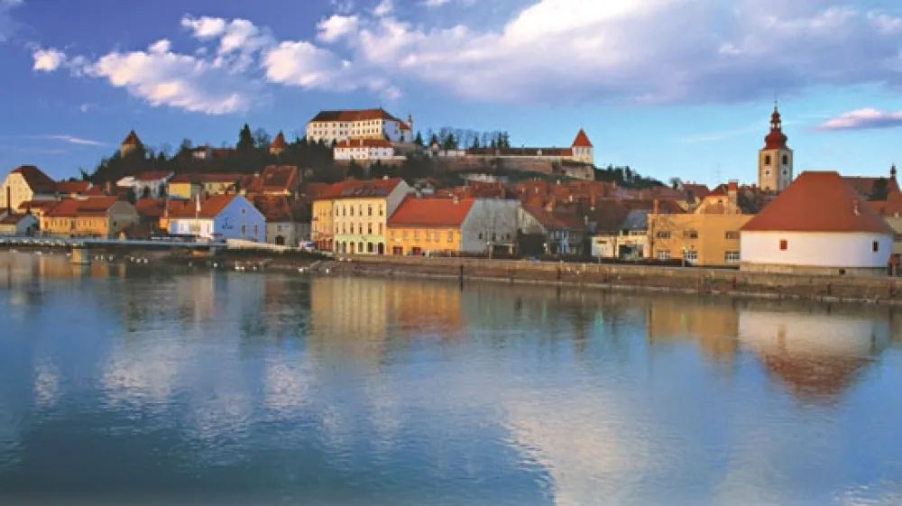 ﻿Staro mesto Ptuj skriva številne zgodbe, ki čakajo, da jih odkrijete. 