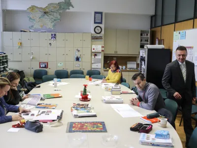 ﻿- simbolična fotografija - šolska zbornica, šolstvo, učitelji, ravnatelj - 05.12.2019 – Osnovna šola OŠ Frana Albrehta, Šolska ulica 1, Kamnik //FOTO: Jaka Gasar