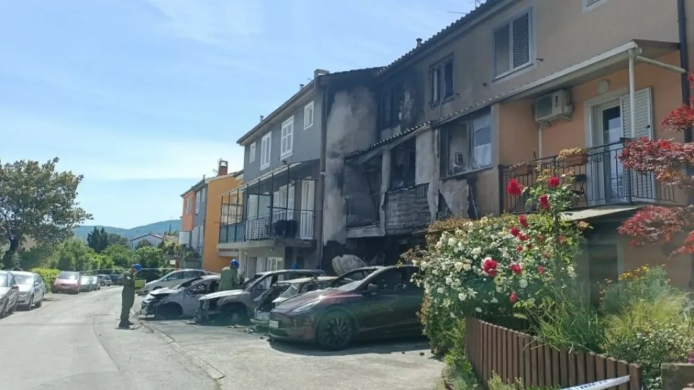 Posledice požara v Semedeli.