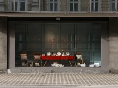 30.01.2023 - simbolična fotografija - obložena miza - blagovna znamka Coincasa - hi&scaron;na dekoracija - trgovina v veleblogovnici Nama - izložbaFoto: Luka Cjuha