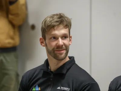 Anže Peharc28.03. 2024 - novinarska konferenca, slovenska članska in mladinska reprezentanca v športnem plezanju Planinska zveza SlovenijeFOTO: Luka Cjuha