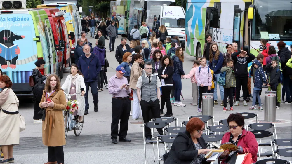 Na Festivalu bibliobusov so se predstavile potujoče knjižnice iz Slovenije, Hrvaške in Madžarske.