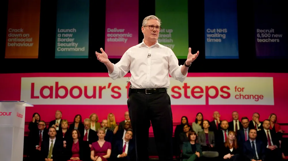16 May 2024, United Kingdom, Essex: UK Labour Party leader Keir Starmer speaks during his visit to the Backstage Centre in Purfleet for the launch of Labour's doorstep offer to voters ahead of the general election. Photo: Victoria Jones/PA Wire/dpa