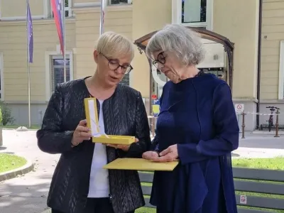 Anita Ogulin, Nataša Pirc Musar, državno odlikovanje zlati red za zasluge