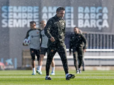 FILE PHOTO: Soccer Football - LaLiga - FC Barcelona Training - Ciutat Esportiva Joan Gamper, Barcelona, Spain - November 3, 2023 Barcelona coach Xavi Hernandez during training REUTERS/Albert Gea/File Photo